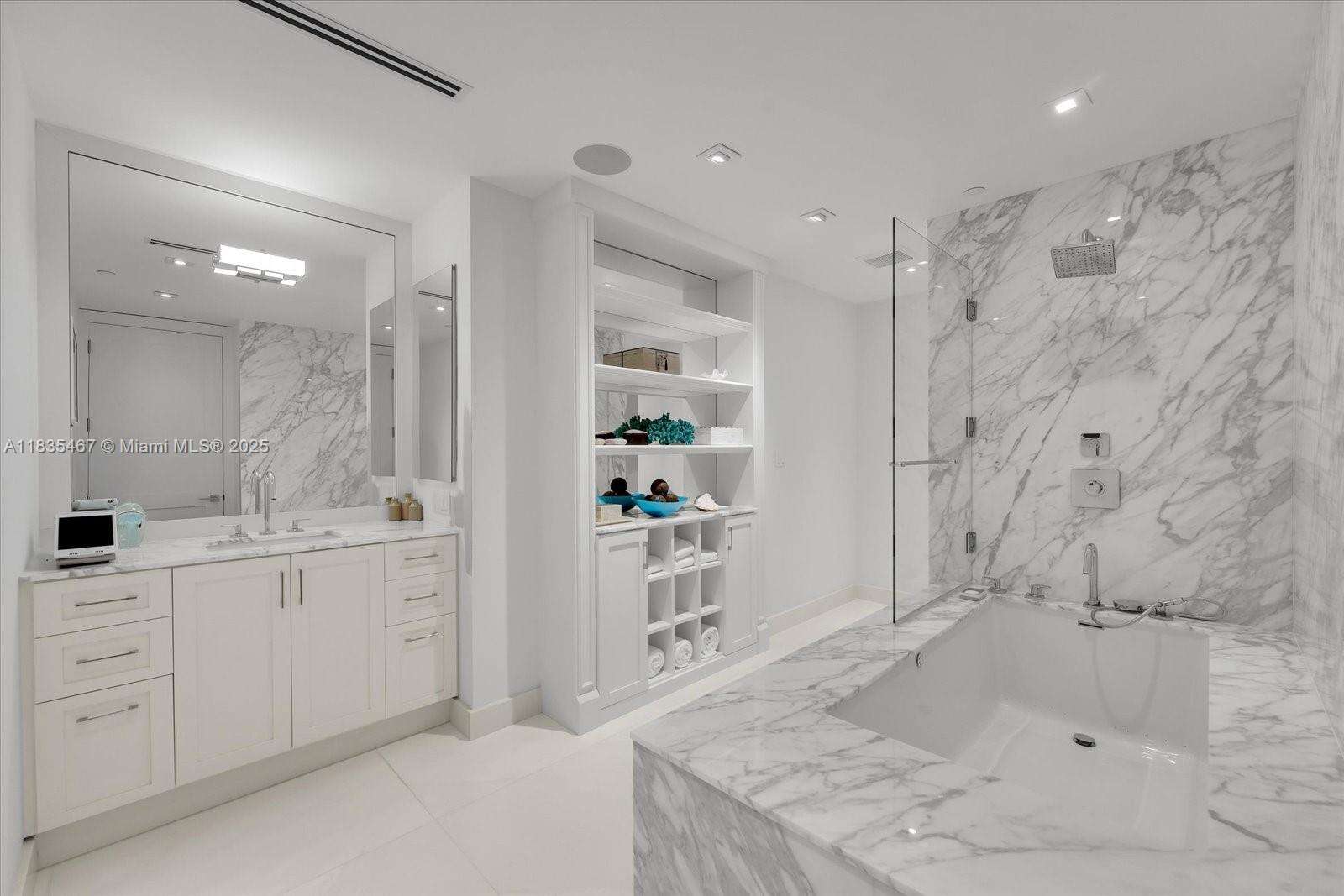 CONTINUUM ON SOUTH BEACH CONDO THE SOUTH TOWER - 100 Pointe Dr, Miami Beach, FL 33139 | Picture 20