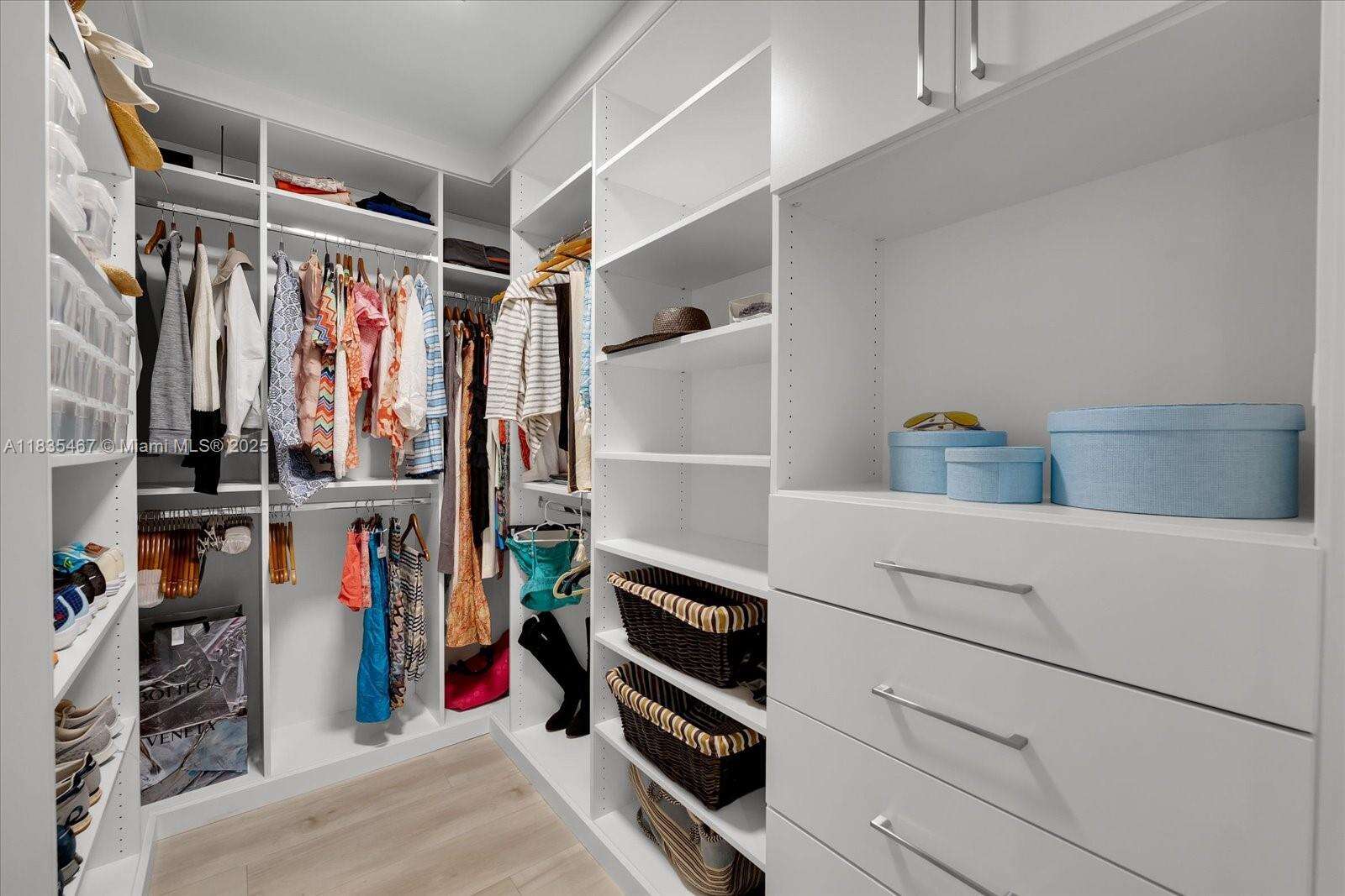 CONTINUUM ON SOUTH BEACH CONDO THE SOUTH TOWER - 100 Pointe Dr, Miami Beach, FL 33139 | Picture 22