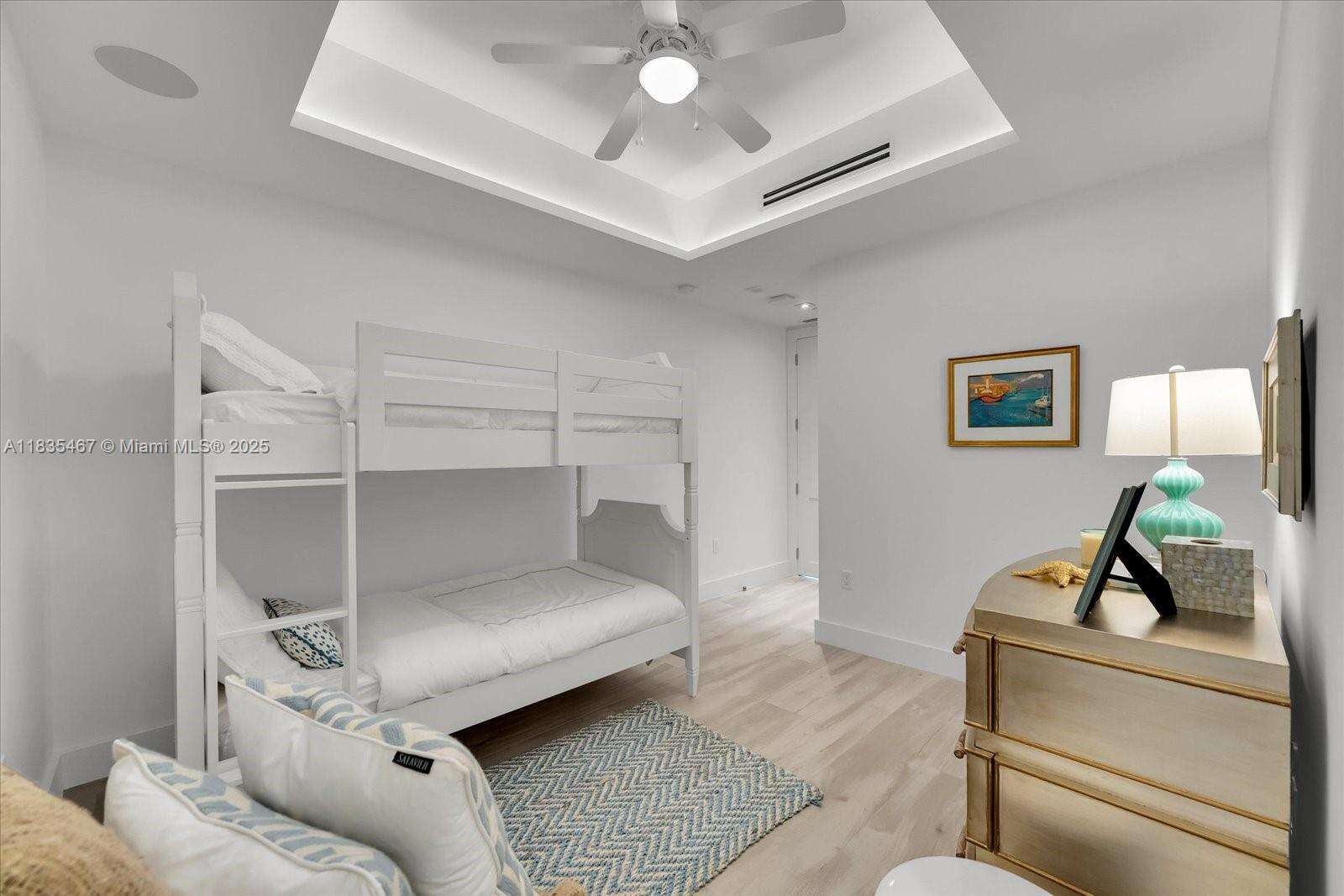 CONTINUUM ON SOUTH BEACH CONDO THE SOUTH TOWER - 100 Pointe Dr, Miami Beach, FL 33139 | Picture 28