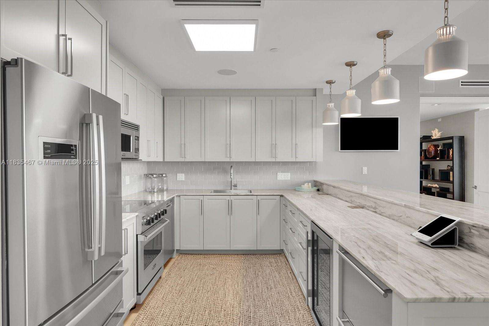 CONTINUUM ON SOUTH BEACH CONDO THE SOUTH TOWER - 100 Pointe Dr, Miami Beach, FL 33139 | Picture 34