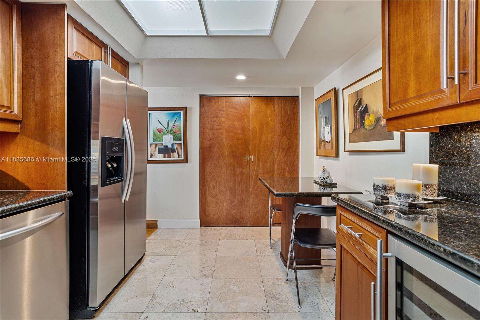 Brickell Key 1 at 520 Brickell Key Dr, Miami, FL 33131 - For Sale photo 18