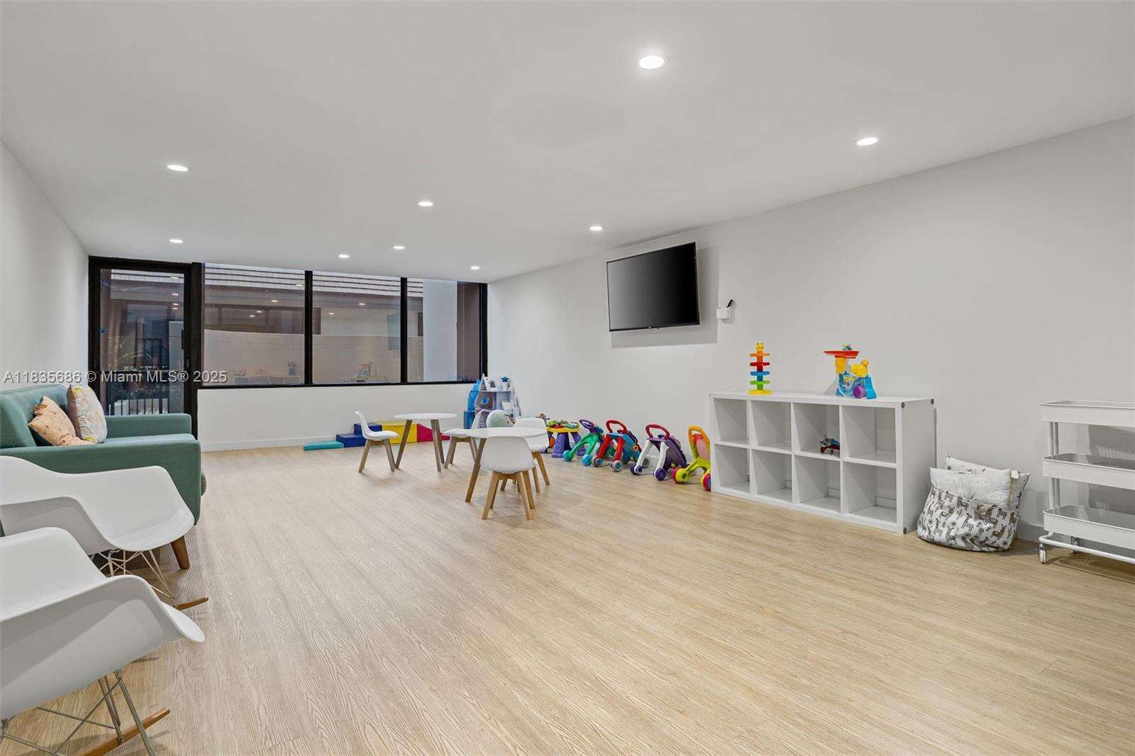 Brickell Key 1 at 520 Brickell Key Dr, Miami, FL 33131 - For Sale photo 25