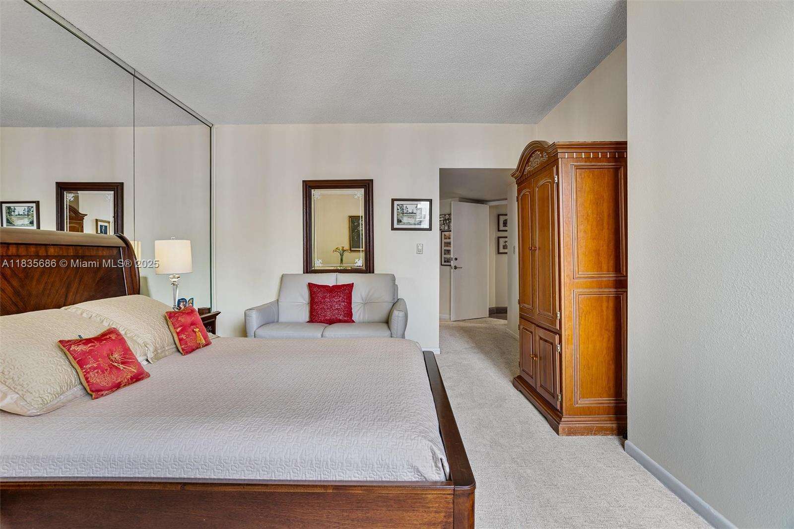 Brickell Key 1 at 520 Brickell Key Dr, Miami, FL 33131 - For Sale photo 9