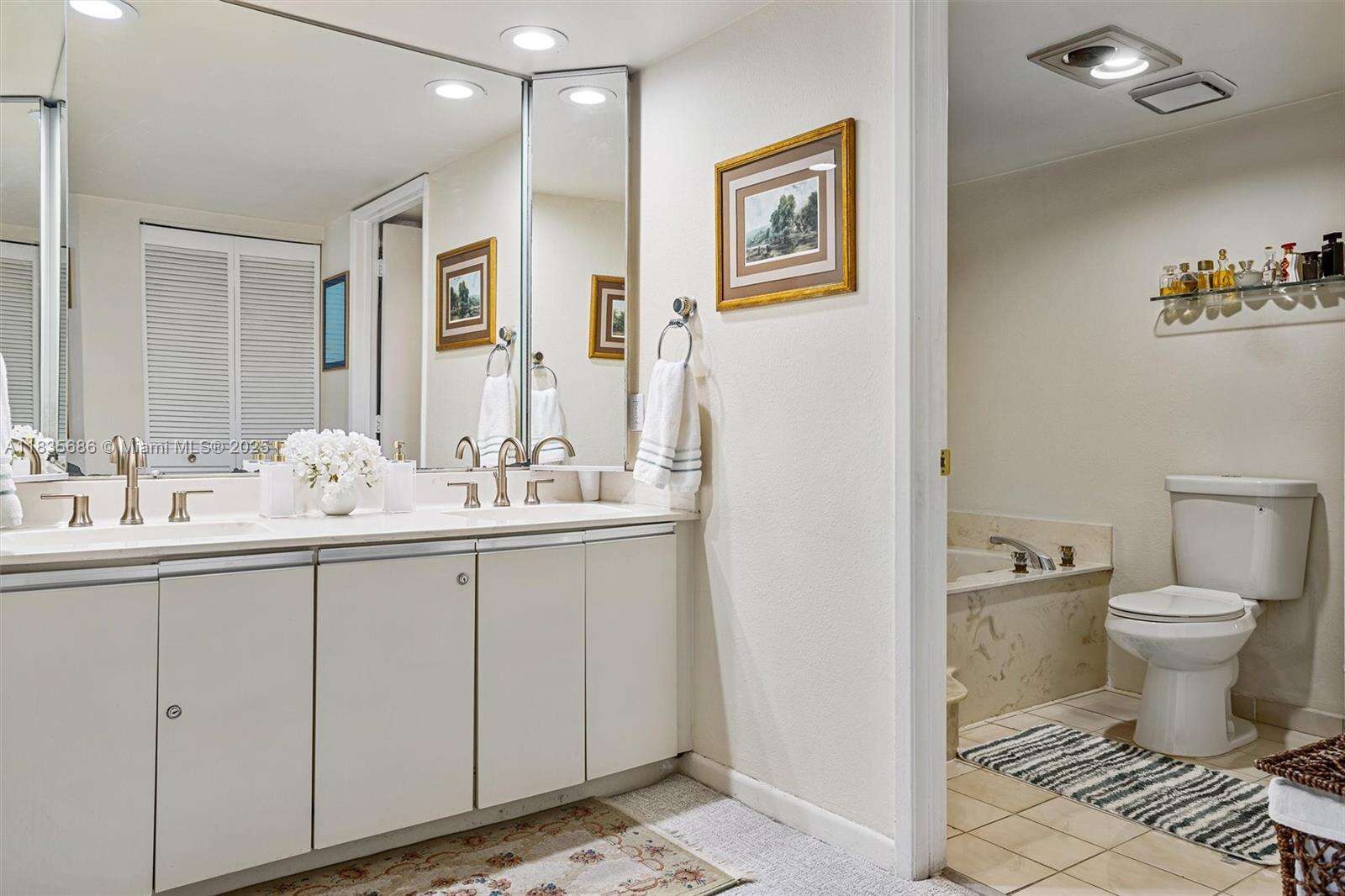 Brickell Key 1 at 520 Brickell Key Dr, Miami, FL 33131 - For Sale photo 10