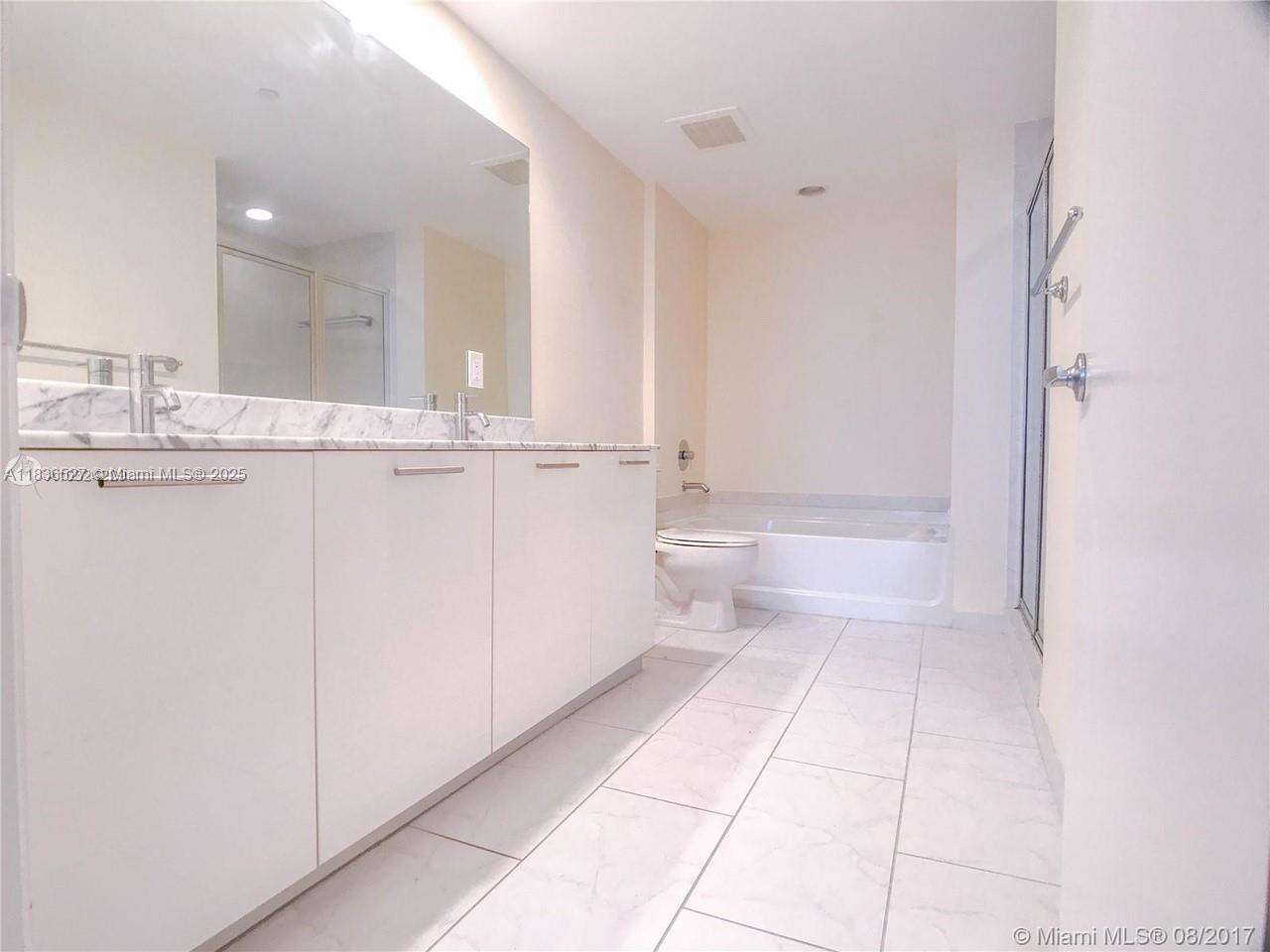 The Plaza On Brickell West at 951 Brickell Ave, Miami, FL 33131 - For Sale photo 21