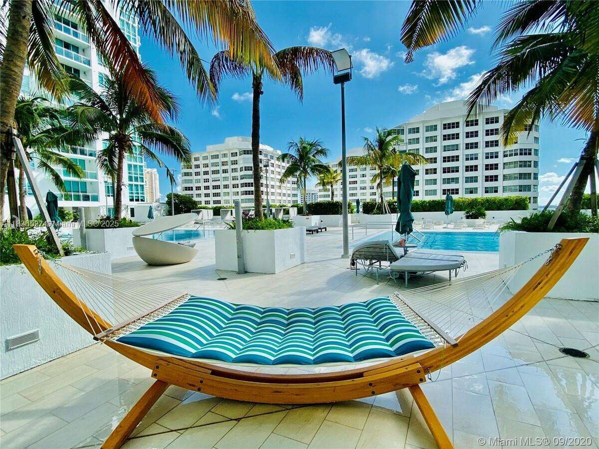 The Plaza On Brickell West at 951 Brickell Ave, Miami, FL 33131 - For Sale photo 4