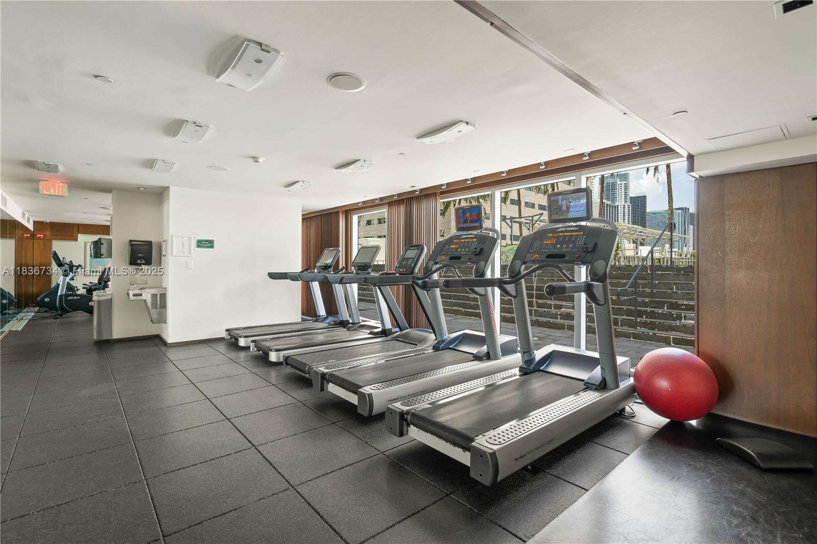 One Miami East at 335 Biscayne Blvd, Miami, FL 33131 - For Sale photo 9