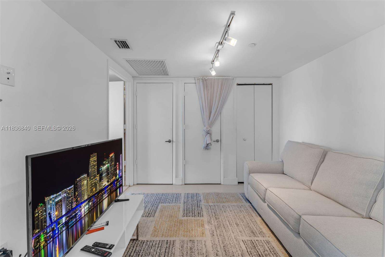 ICON BRICKELL NO TWO - 495 Brickell Ave, Miami, FL 33131 | Picture 18