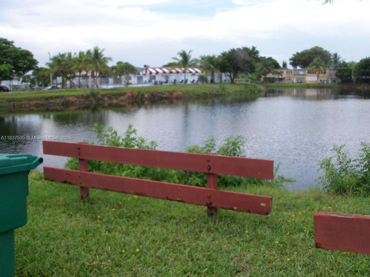 Ro Mont South Condo C Condos for Sale & Rent | Picture 1