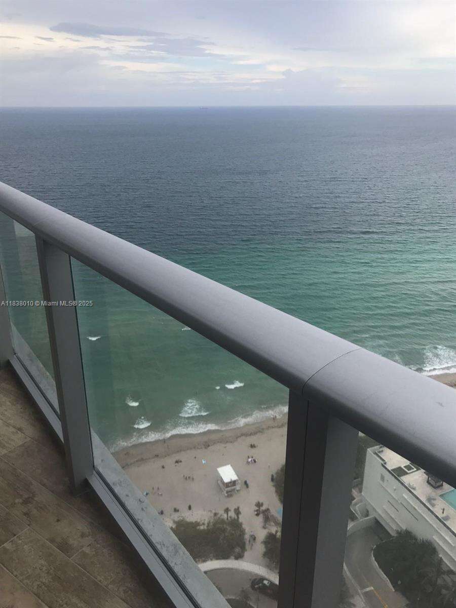 Hyde Resort at 4111 Ocean Dr, Hollywood, FL 33019 - For Sale photo 4