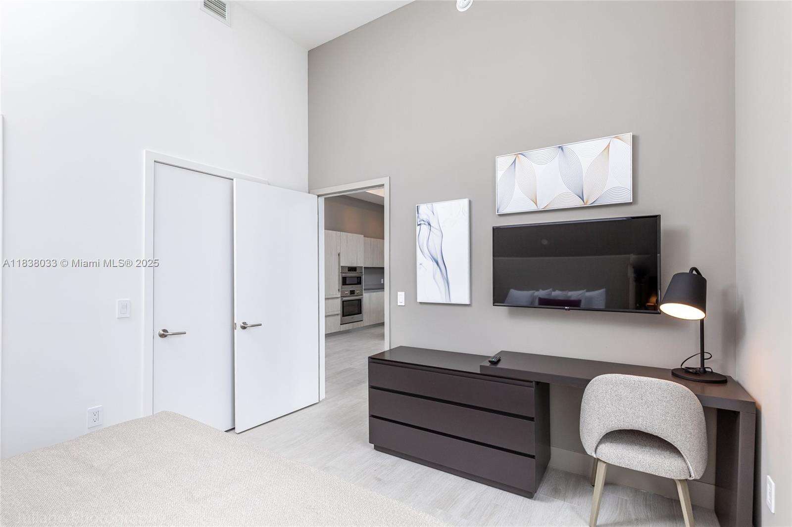 Hyde Beach House at 4010 Ocean Dr, Hollywood, FL 33019 - For Sale photo 13