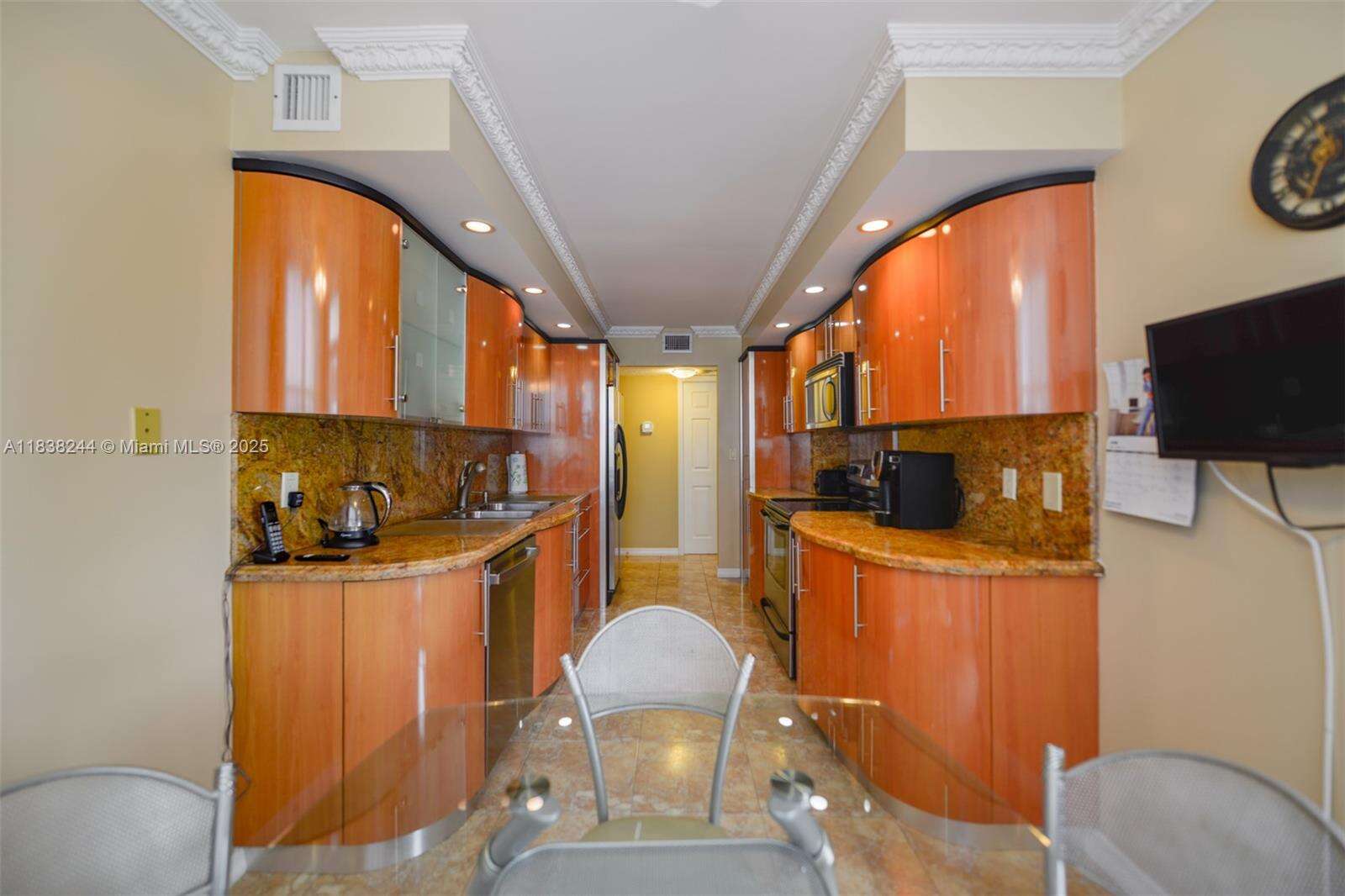 Aquarius at 2751 Ocean Dr, Hollywood, FL 33019 - For Sale photo 10