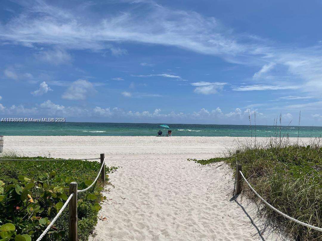 The Carriage House at 5401 Collins Ave, Miami Beach, FL 33140 - For Sale photo 2