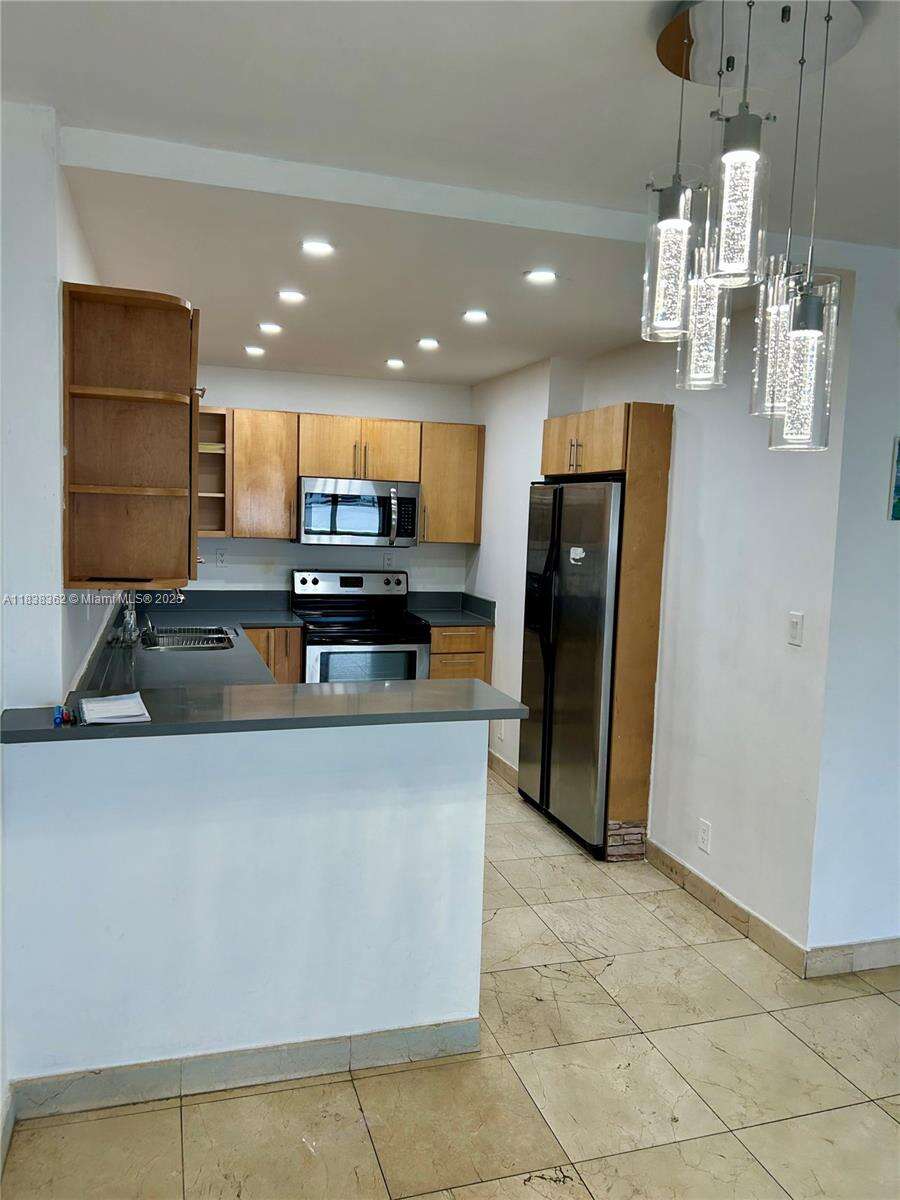 The Carriage House at 5401 Collins Ave, Miami Beach, FL 33140 - For Sale photo 33