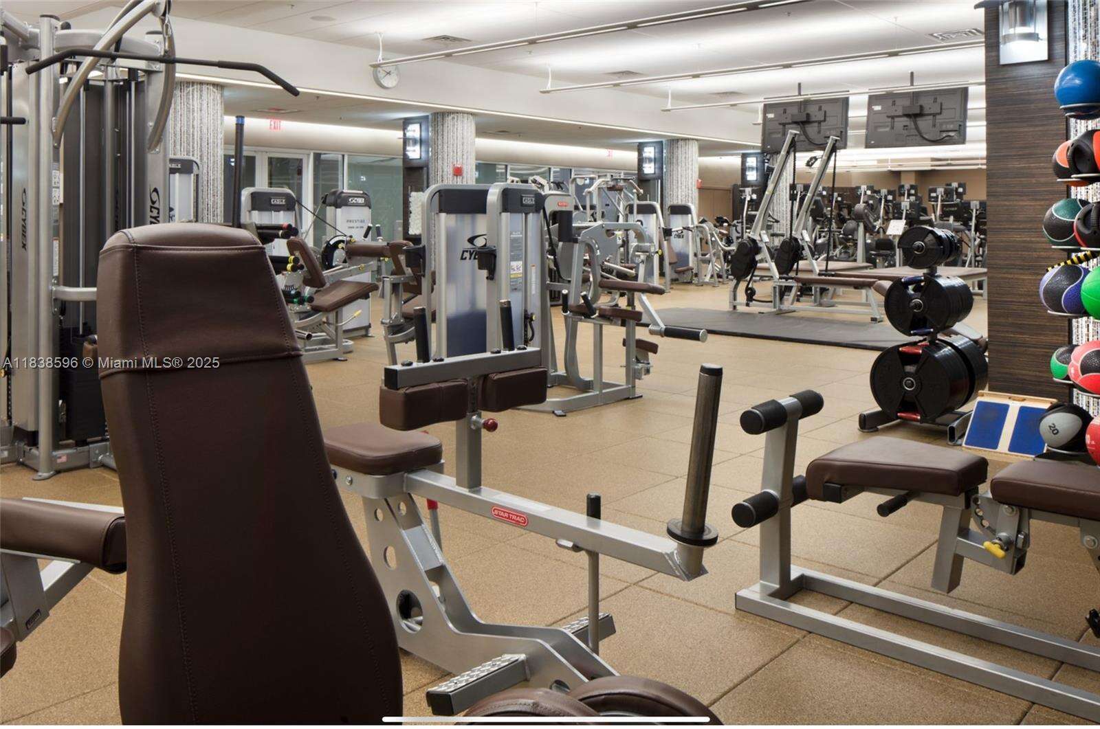 ATLANTIC III AT THE POINT - 21050 Point Pl, Aventura, FL 33180 | Picture 38