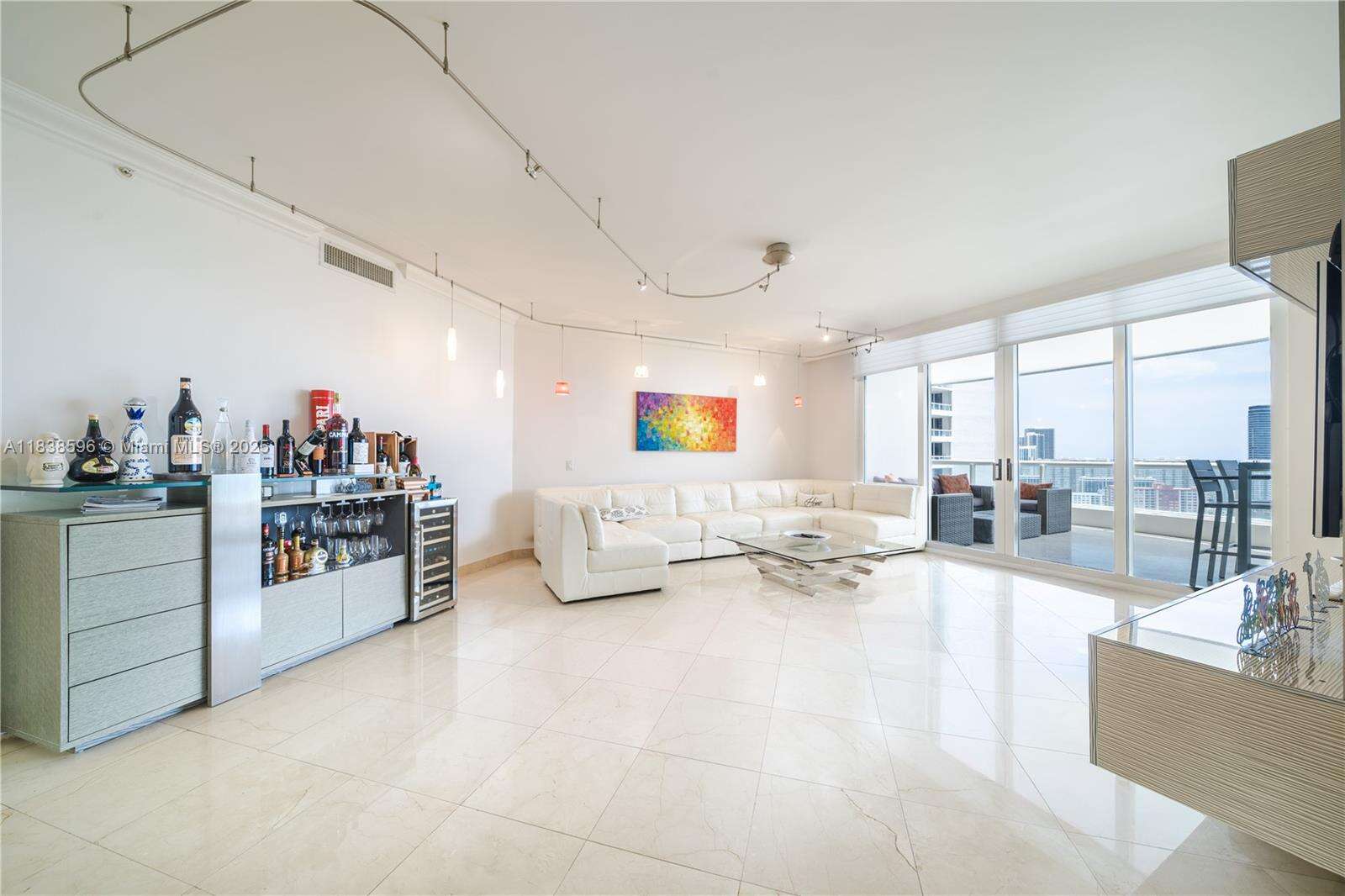 ATLANTIC III AT THE POINT - 21050 Point Pl, Aventura, FL 33180 | Picture 6