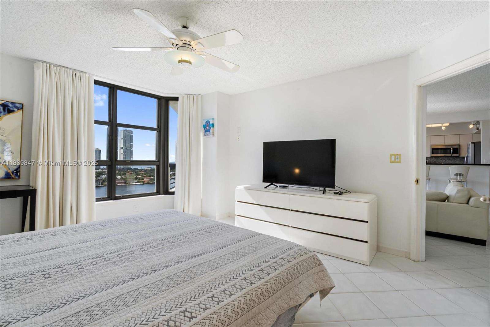 Mystic Pointe Tower 500 at 3530 Mystic Pointe Dr, Aventura, FL 33180 - For Sale photo 12