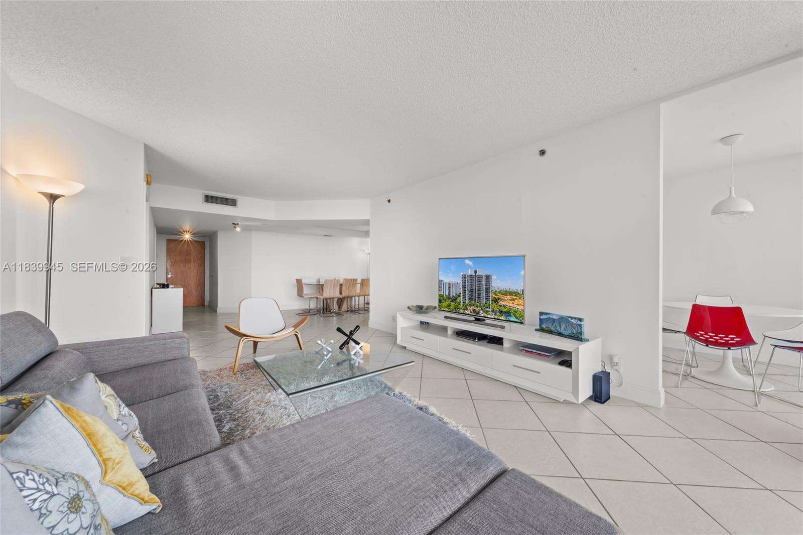 Harbor Tws At The Waterways Condos for Sale & Rent | Picture 1