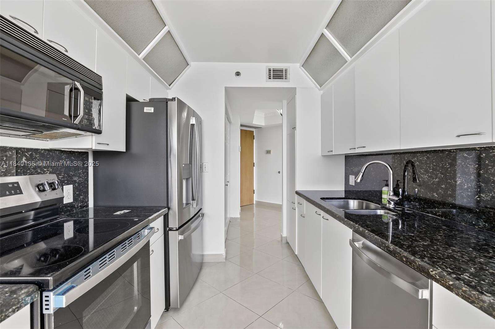 The Landmark at 20185 Country Club Dr, Aventura, FL 33180 - For Sale photo 18