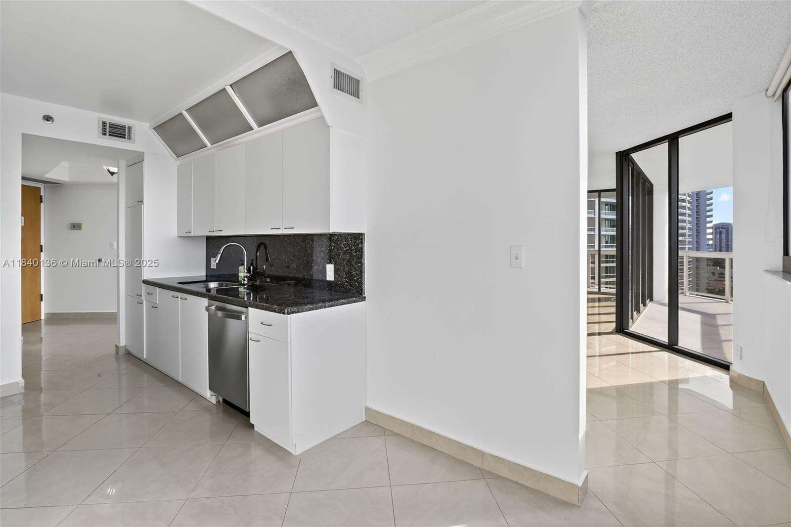 The Landmark at 20185 Country Club Dr, Aventura, FL 33180 - For Sale photo 19
