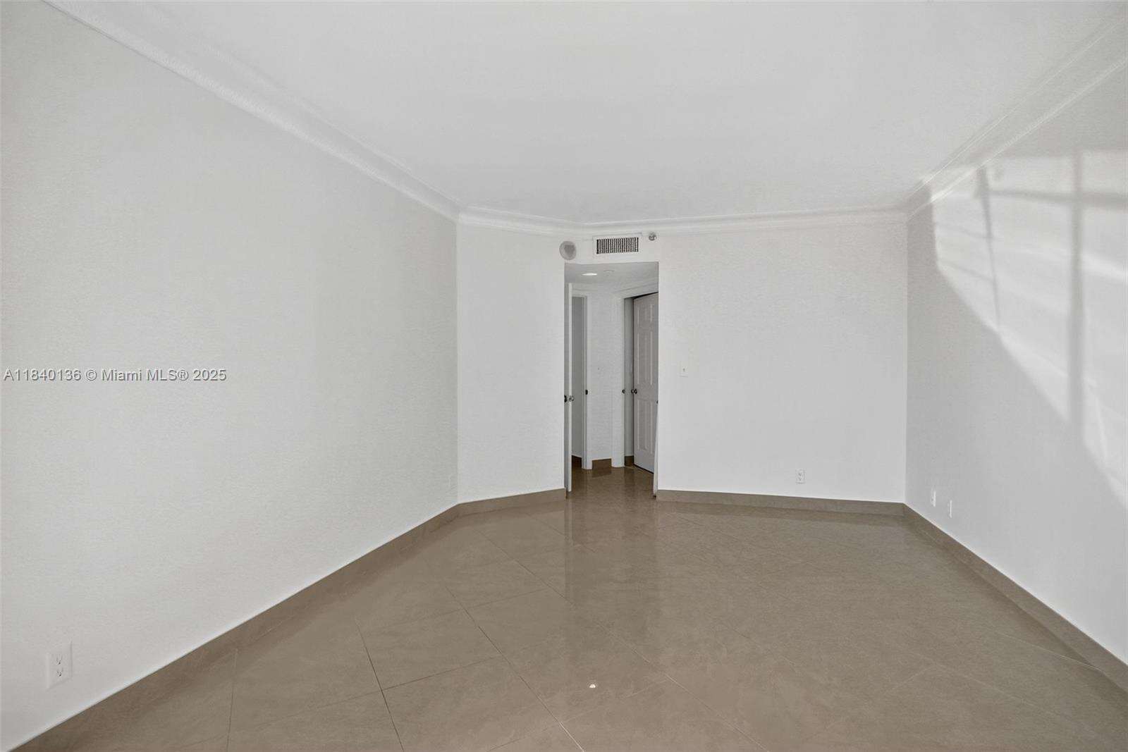 The Landmark at 20185 Country Club Dr, Aventura, FL 33180 - For Sale photo 24