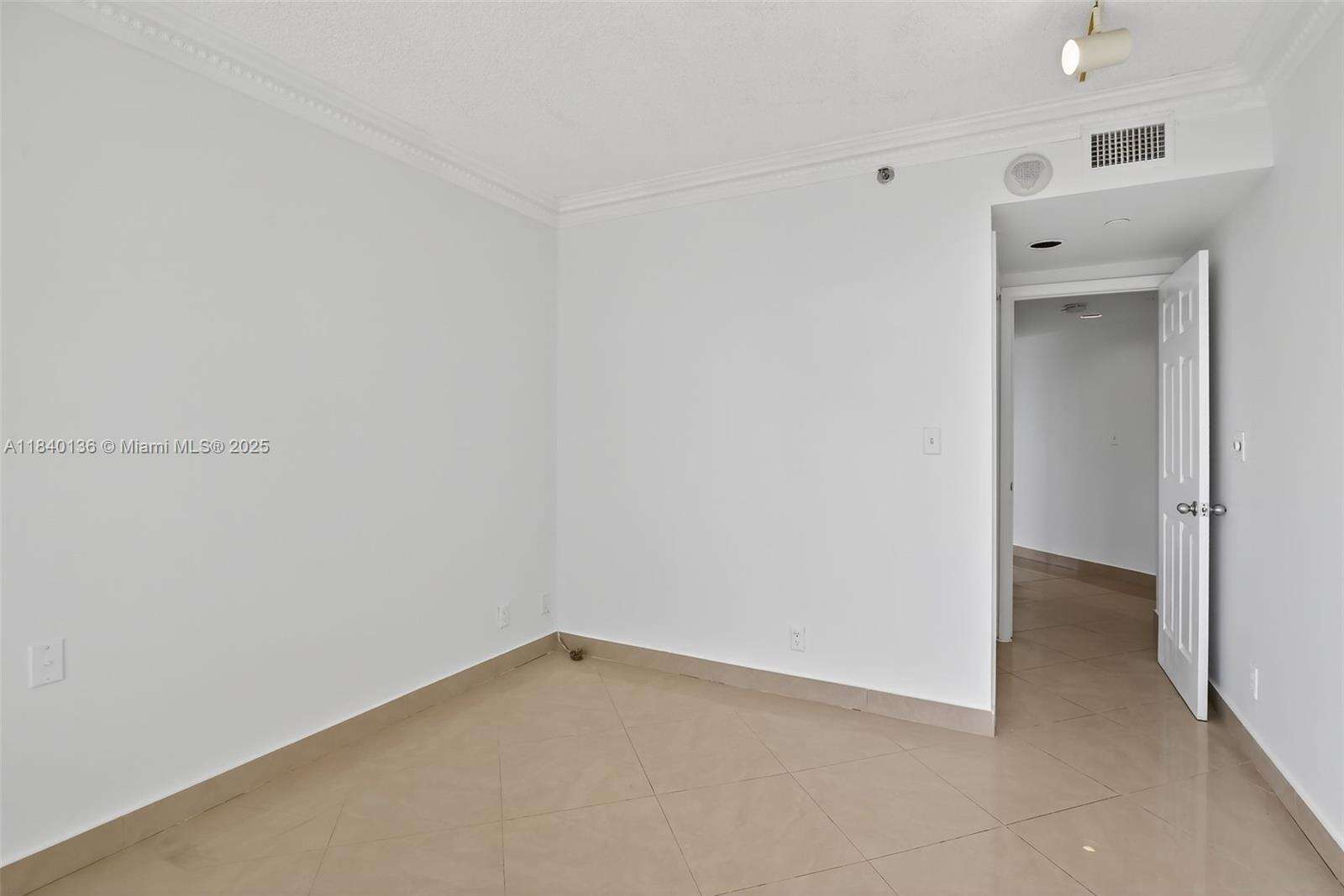 The Landmark at 20185 Country Club Dr, Aventura, FL 33180 - For Sale photo 30
