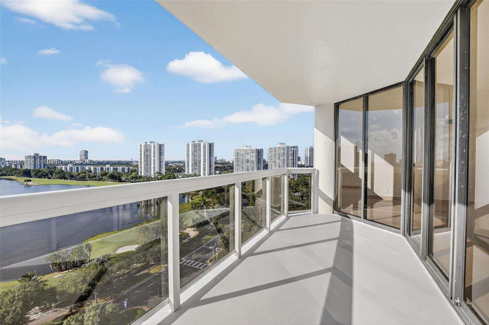 The Landmark at 20185 Country Club Dr, Aventura, FL 33180 - For Sale photo 8