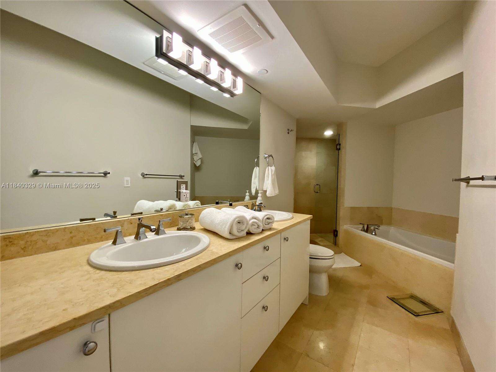 Turnberry Village South at 19900 Country Club Dr, Aventura, FL 33180 - For Sale photo 14