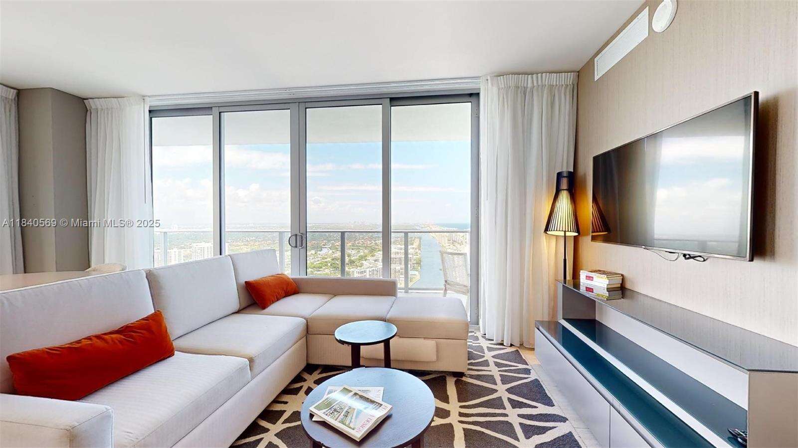 Hyde Beach House at 4010 Ocean Dr, Hollywood, FL 33019 - For Sale photo 11