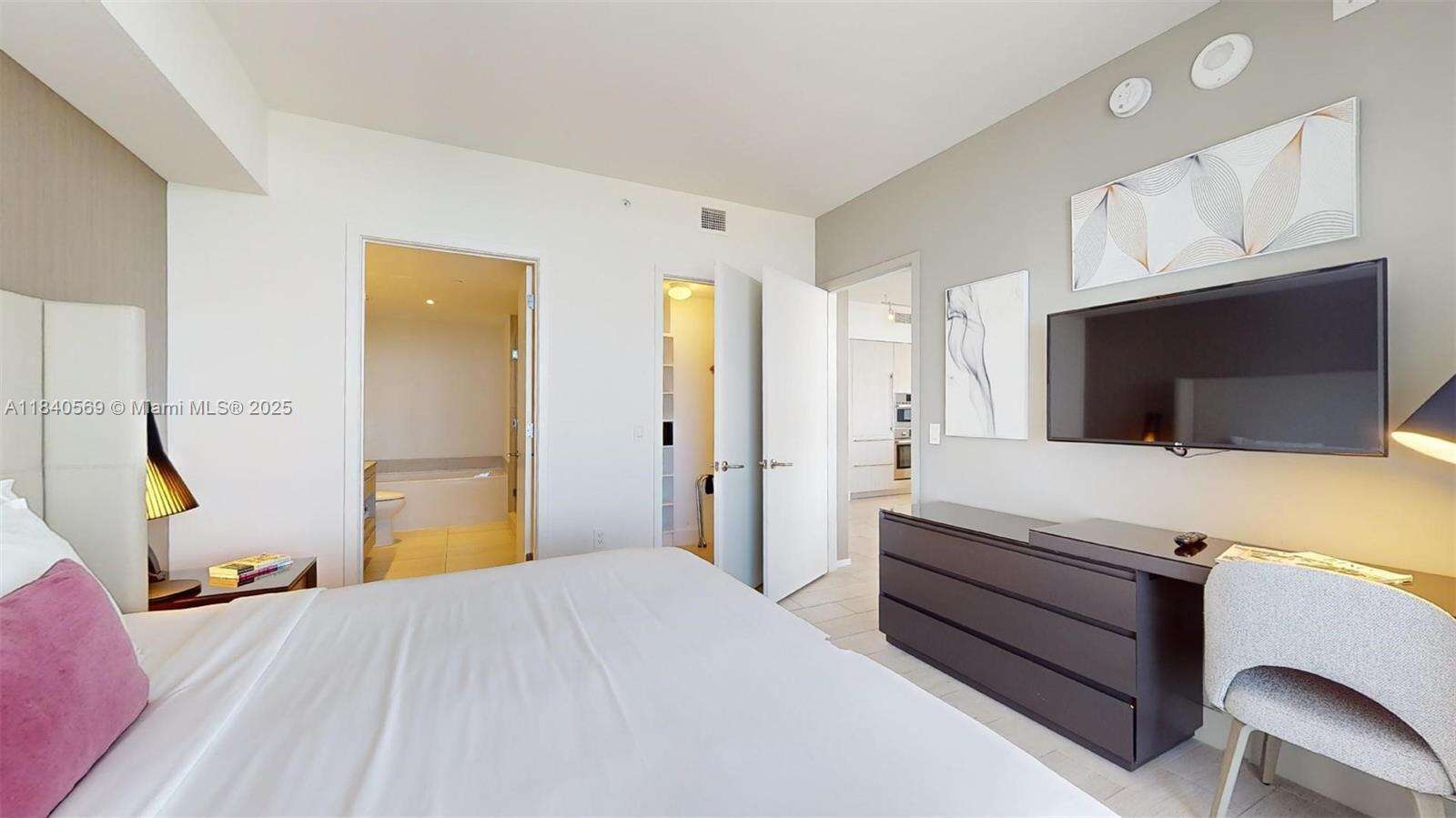 Hyde Beach House at 4010 Ocean Dr, Hollywood, FL 33019 - For Sale photo 14
