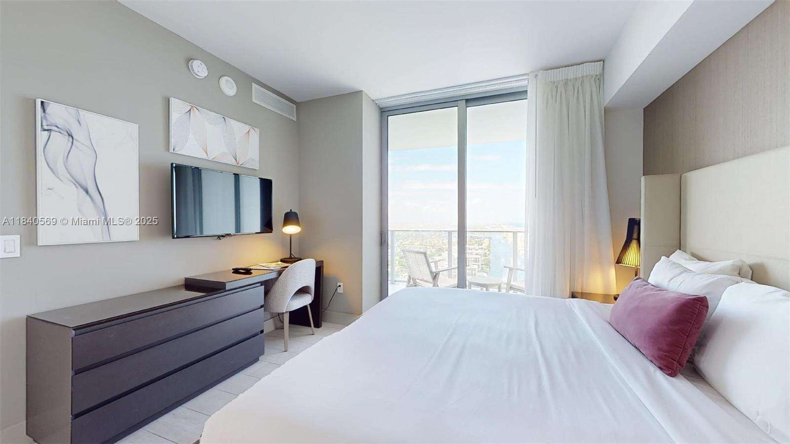 Hyde Beach House at 4010 Ocean Dr, Hollywood, FL 33019 - For Sale photo 15