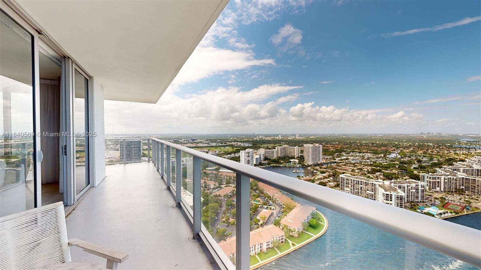 Hyde Beach House at 4010 Ocean Dr, Hollywood, FL 33019 - For Sale photo 27