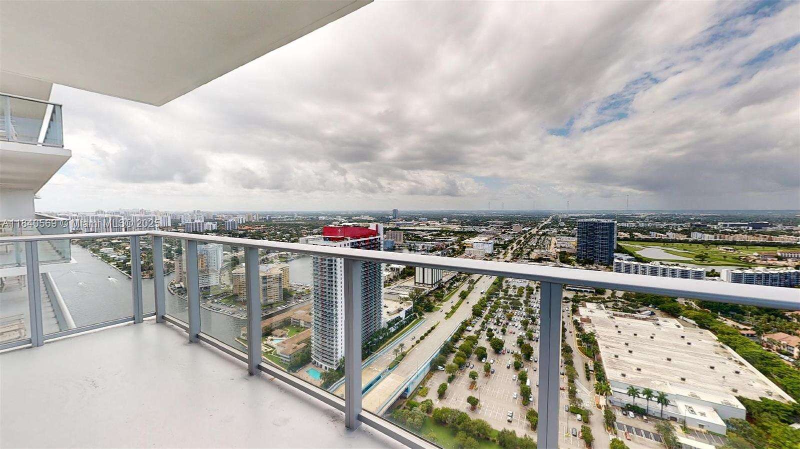 Hyde Beach House at 4010 Ocean Dr, Hollywood, FL 33019 - For Sale photo 28