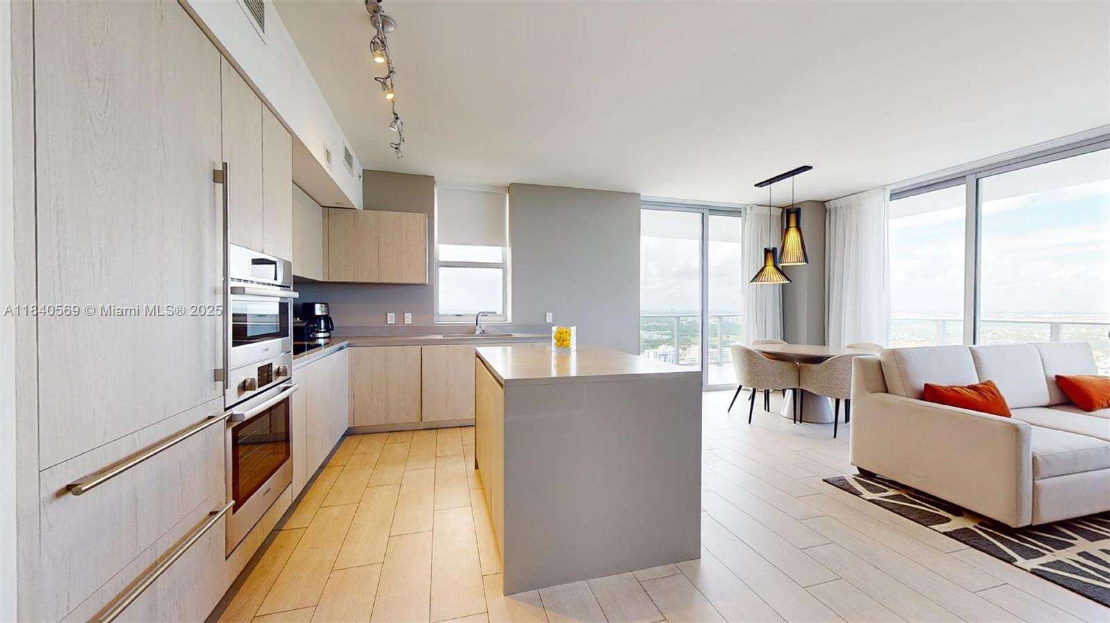 Hyde Beach House at 4010 Ocean Dr, Hollywood, FL 33019 - For Sale photo 7