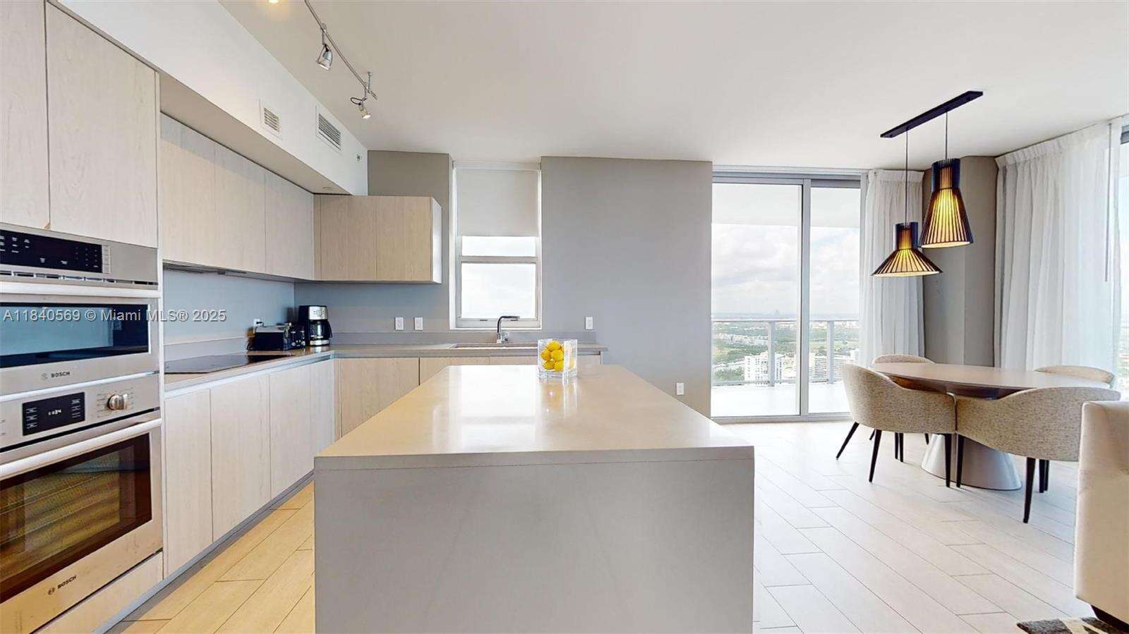 Hyde Beach House at 4010 Ocean Dr, Hollywood, FL 33019 - For Sale photo 8