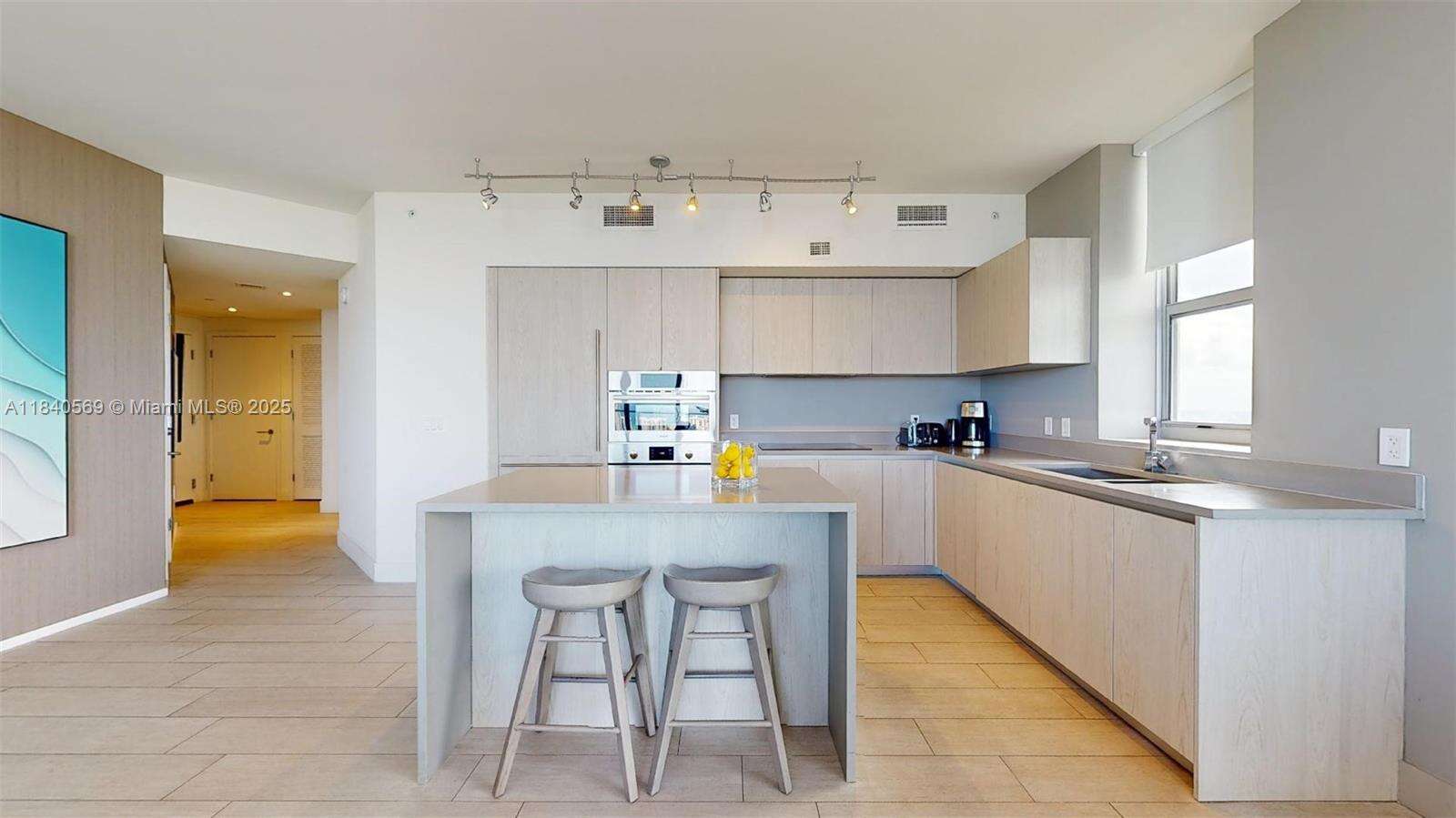 Hyde Beach House at 4010 Ocean Dr, Hollywood, FL 33019 - For Sale photo 9