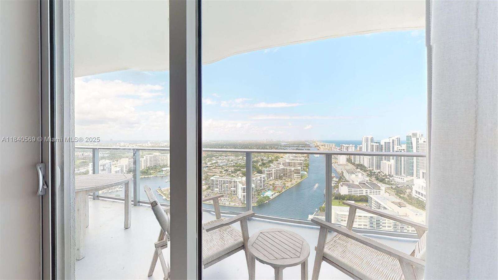 Hyde Beach House at 4010 Ocean Dr, Hollywood, FL 33019 - For Sale photo 10