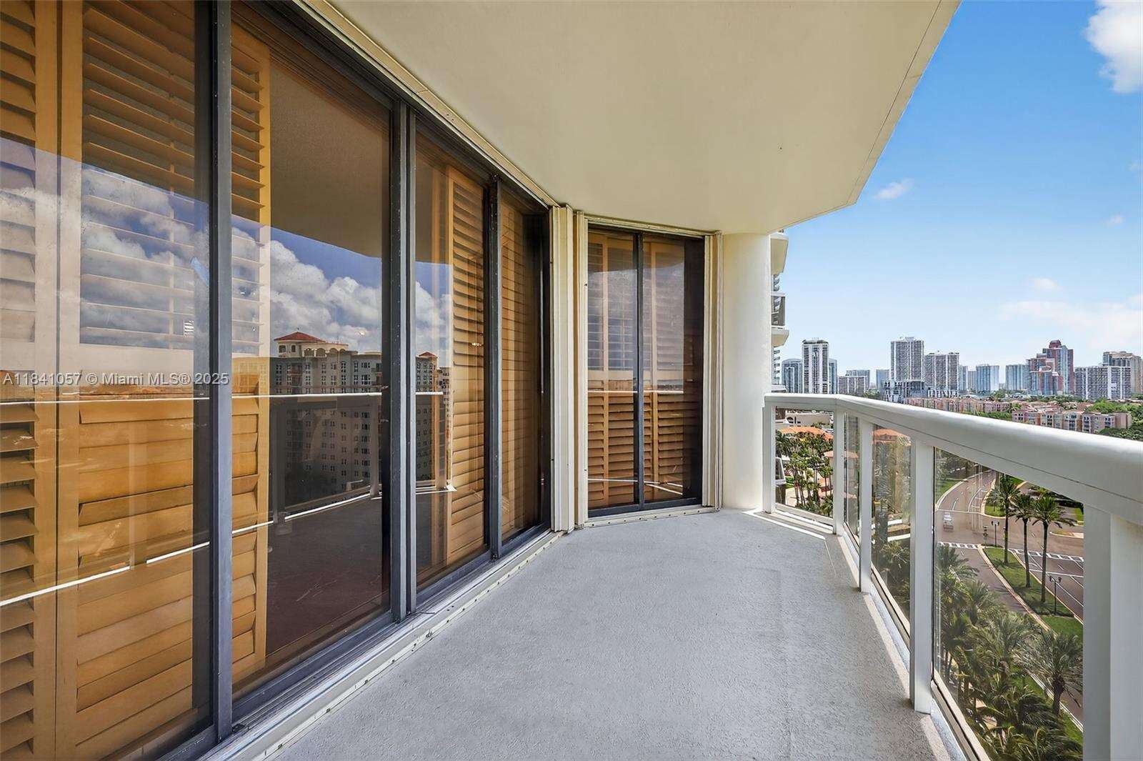 The Landmark at 20185 Country Club Dr, Aventura, FL 33180 - For Sale photo 19