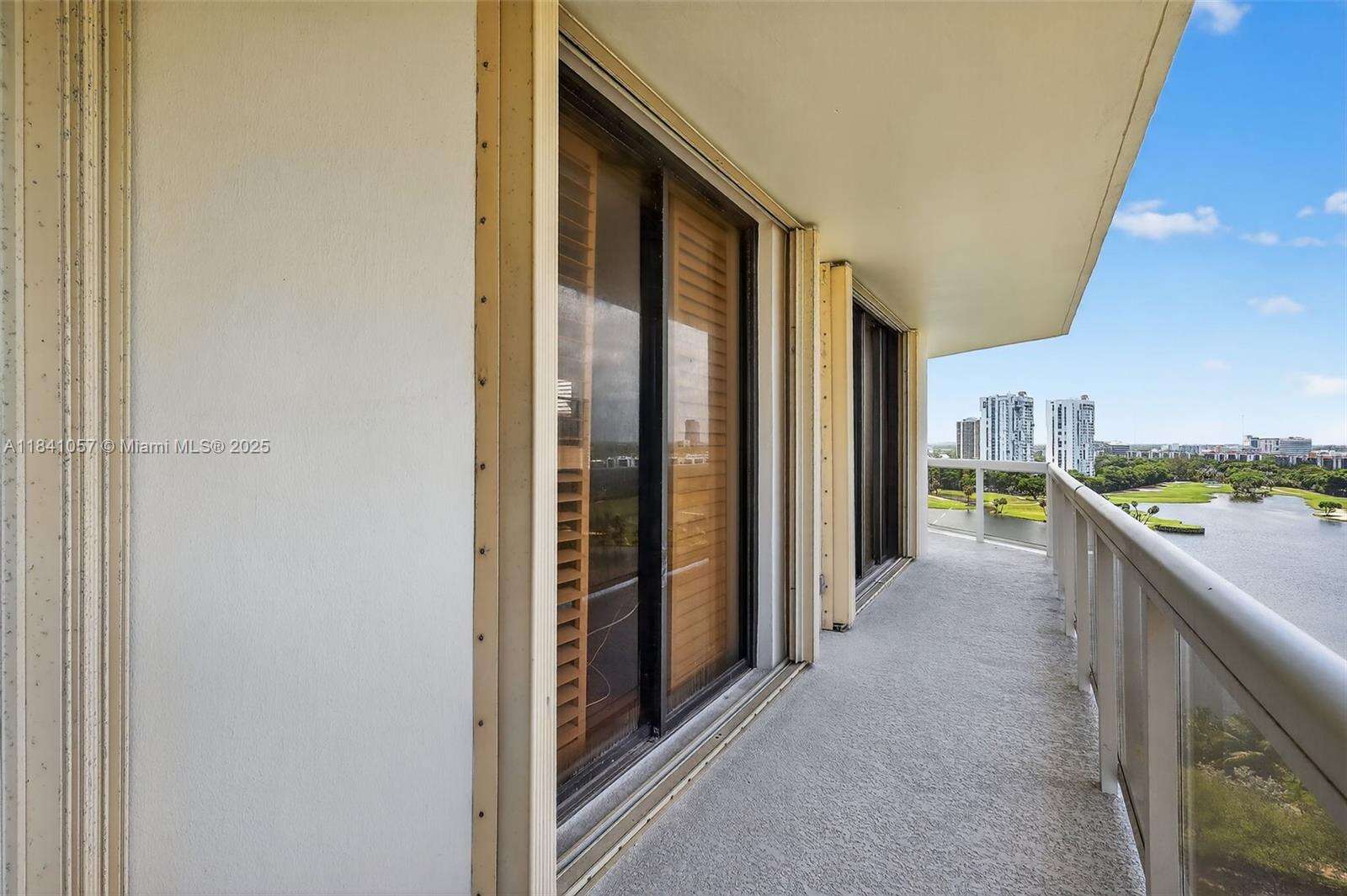 The Landmark at 20185 Country Club Dr, Aventura, FL 33180 - For Sale photo 21
