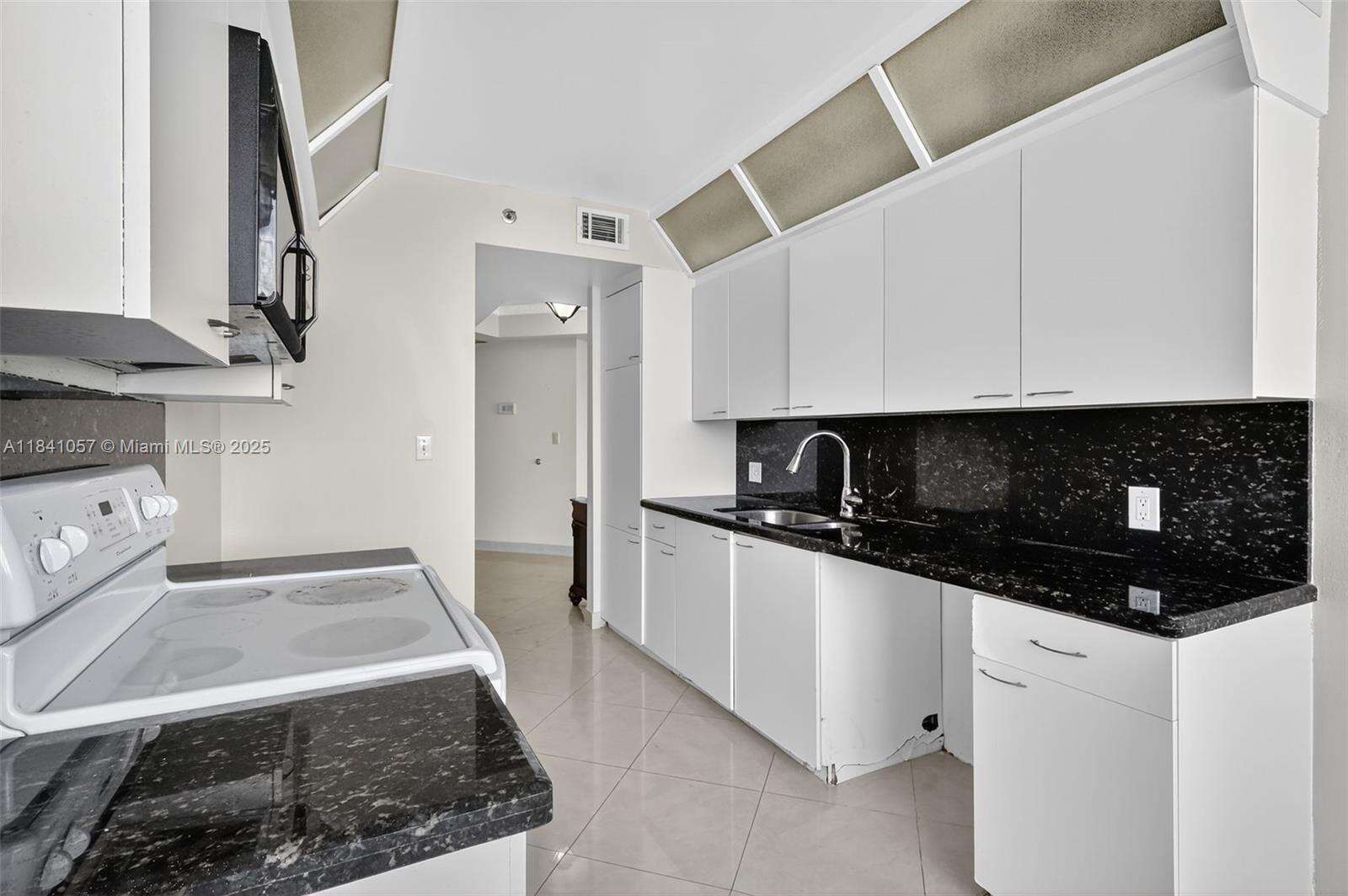 The Landmark at 20185 Country Club Dr, Aventura, FL 33180 - For Sale photo 30