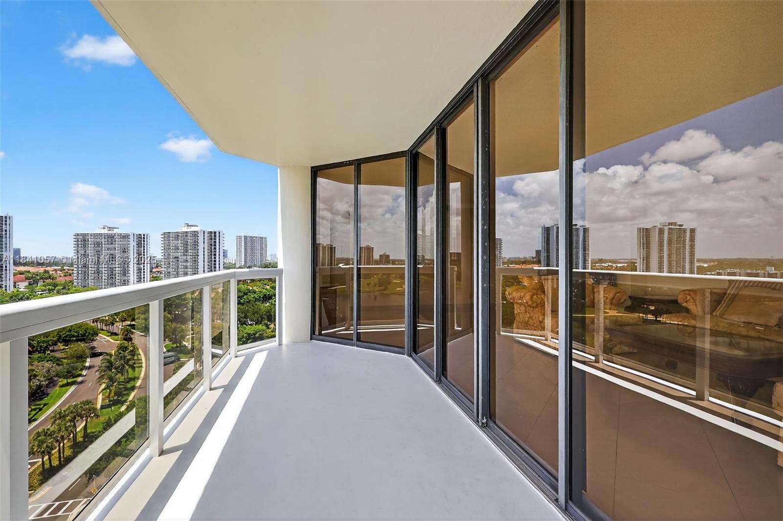The Landmark at 20185 Country Club Dr, Aventura, FL 33180 - For Sale photo 41