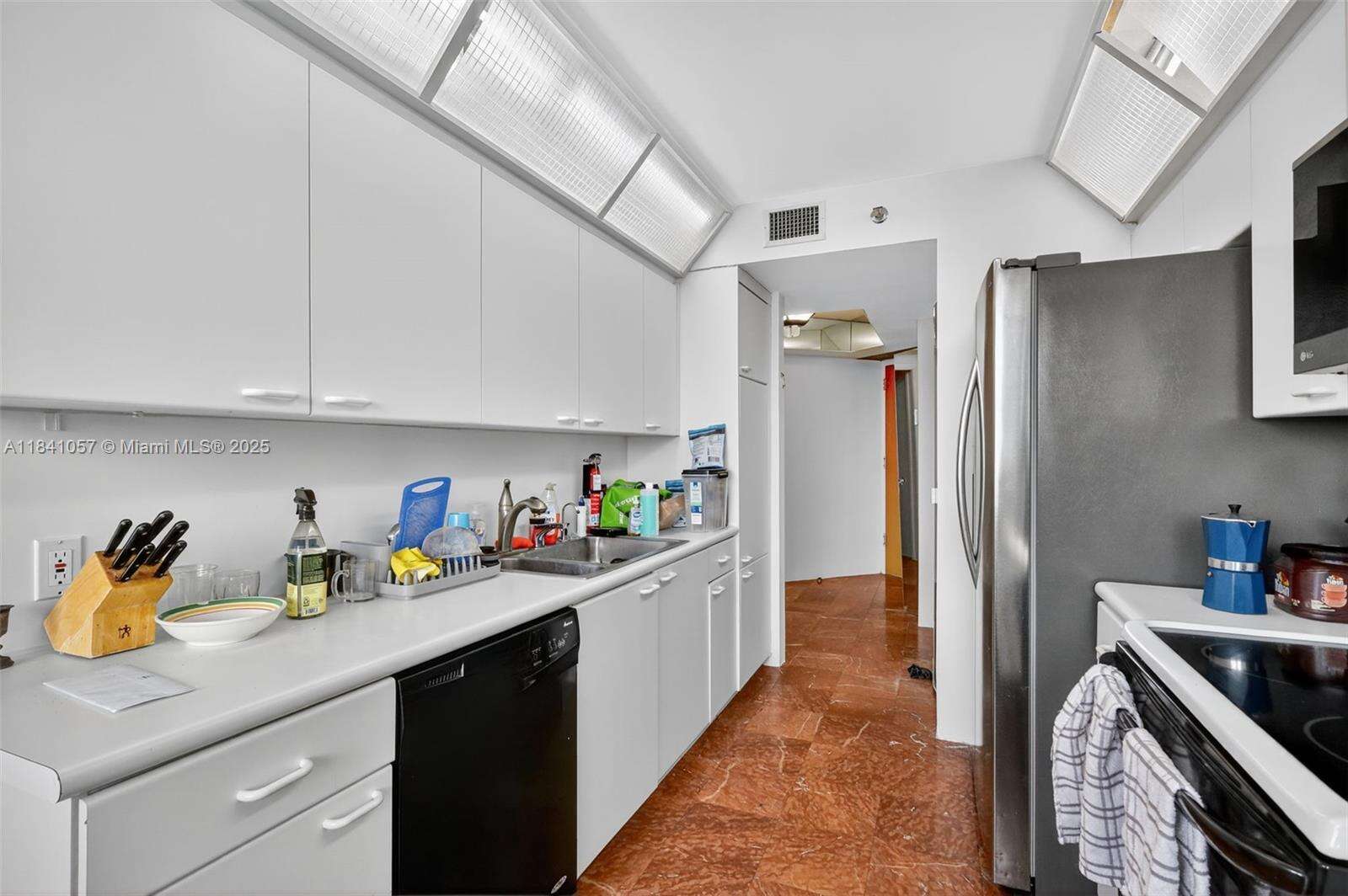 The Landmark at 20185 Country Club Dr, Aventura, FL 33180 - For Sale photo 8