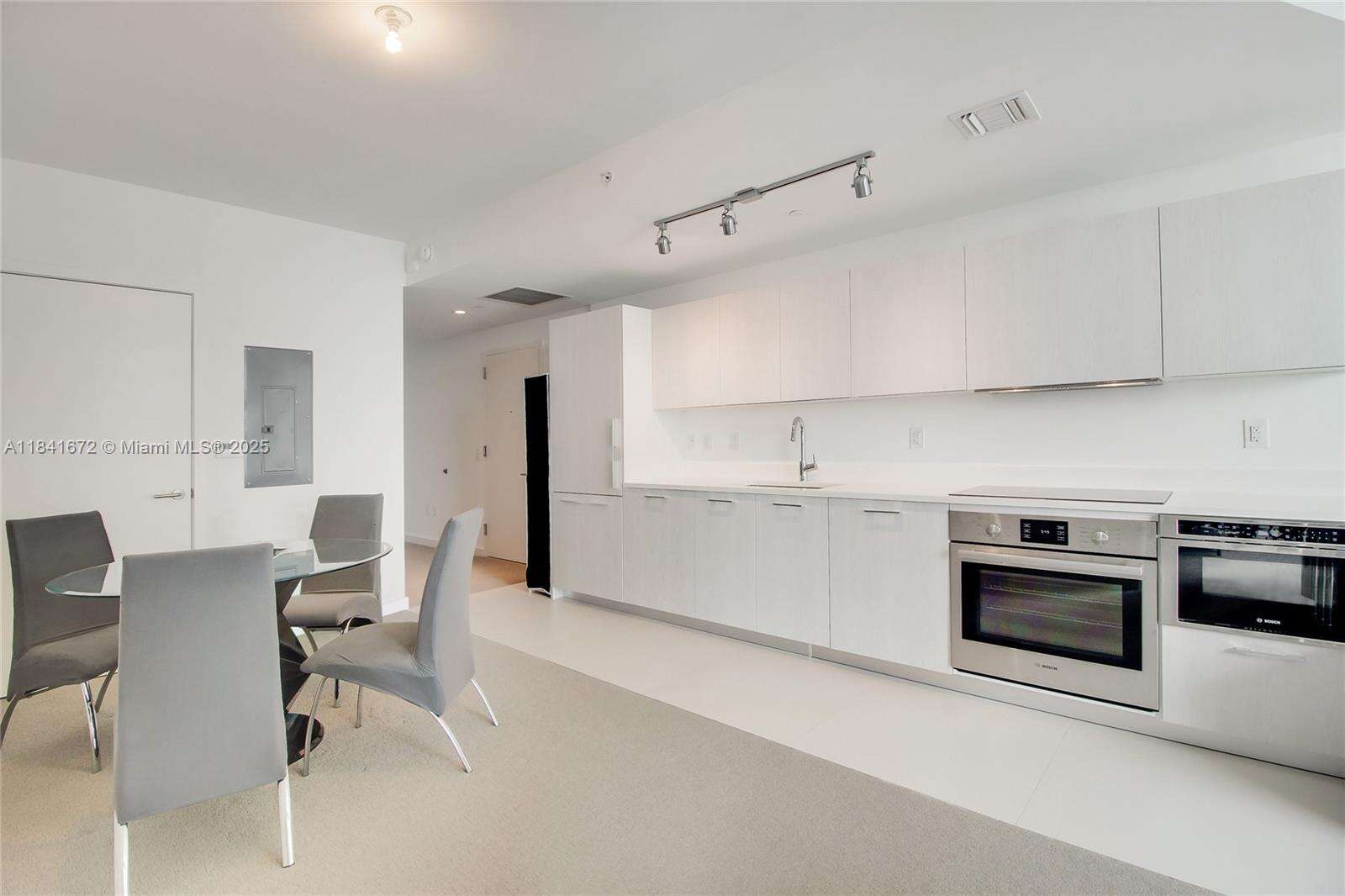 Paraiso Bayviews at 501 31st St, Miami, FL 33137 - For Sale photo 4