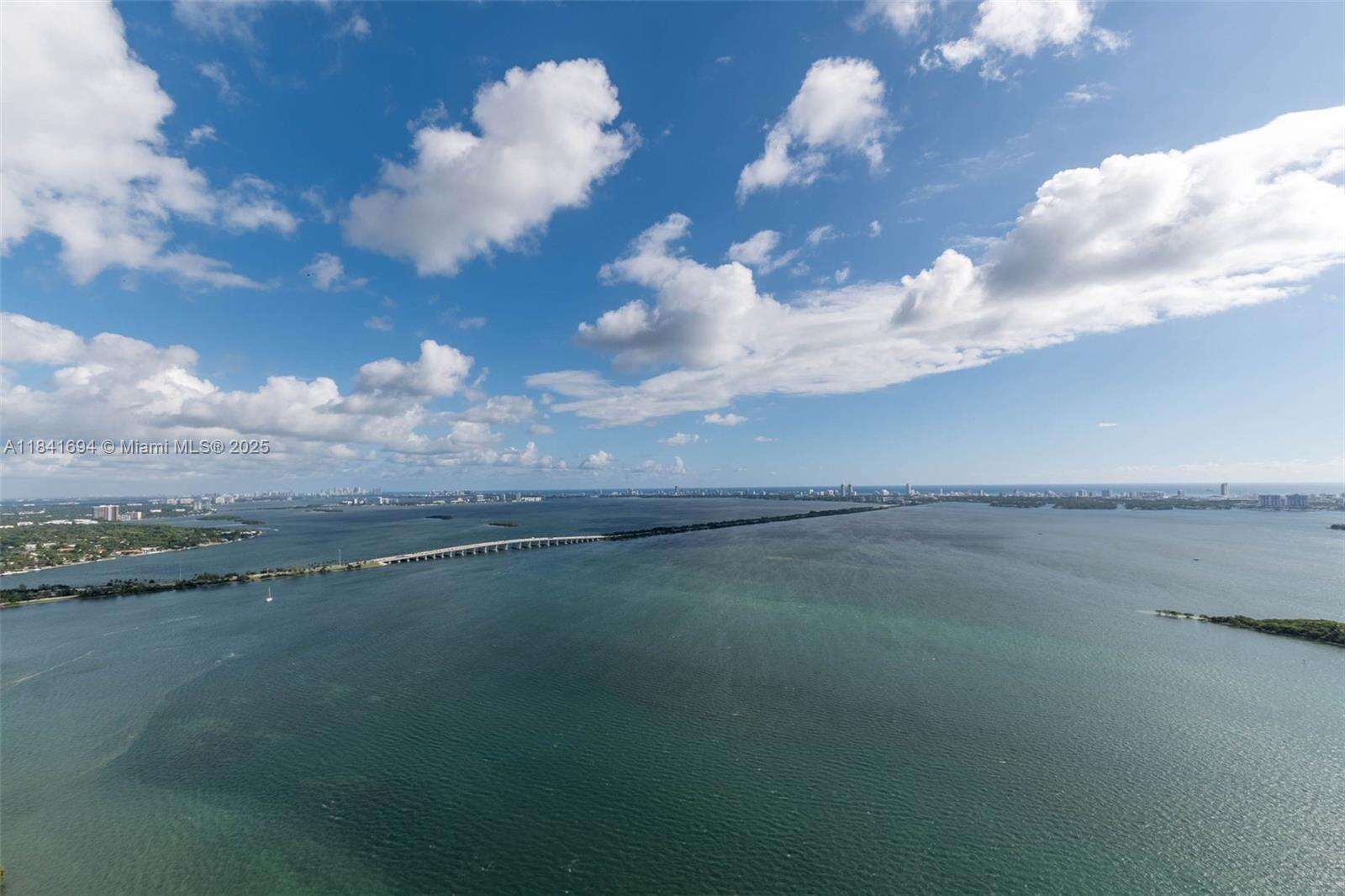 Bay Breeze Condos for Sale & Rent | Picture 1