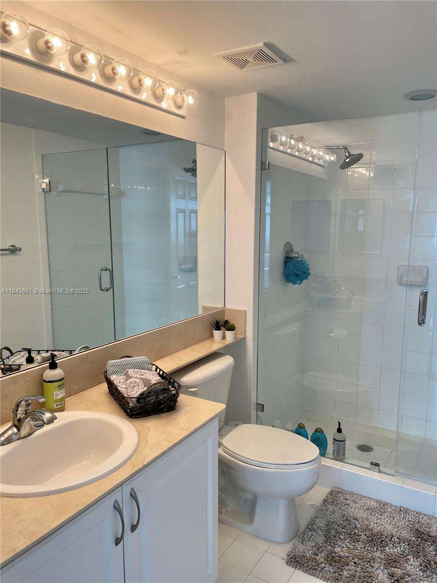 The Mark On Brickell at 1155 Brickell Bay Dr, Miami, FL 33131 - For Sale photo 23