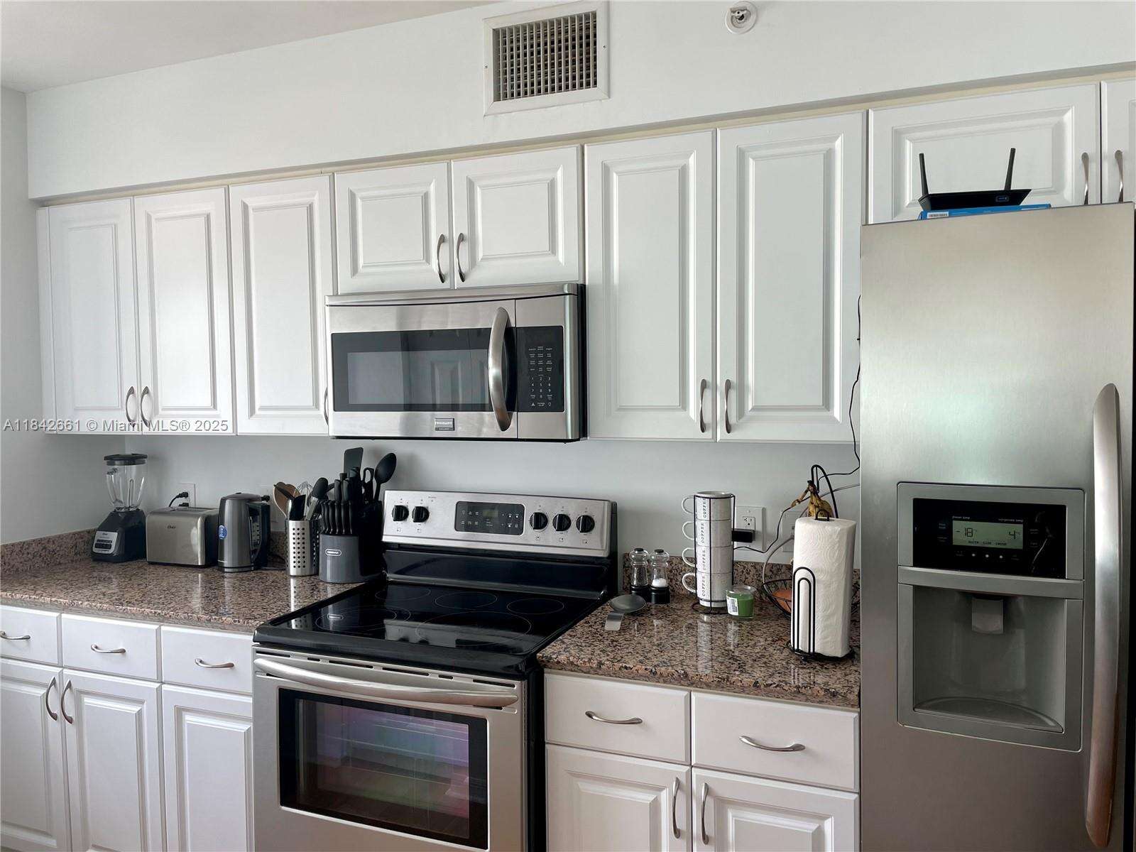 The Mark On Brickell at 1155 Brickell Bay Dr, Miami, FL 33131 - For Sale photo 9