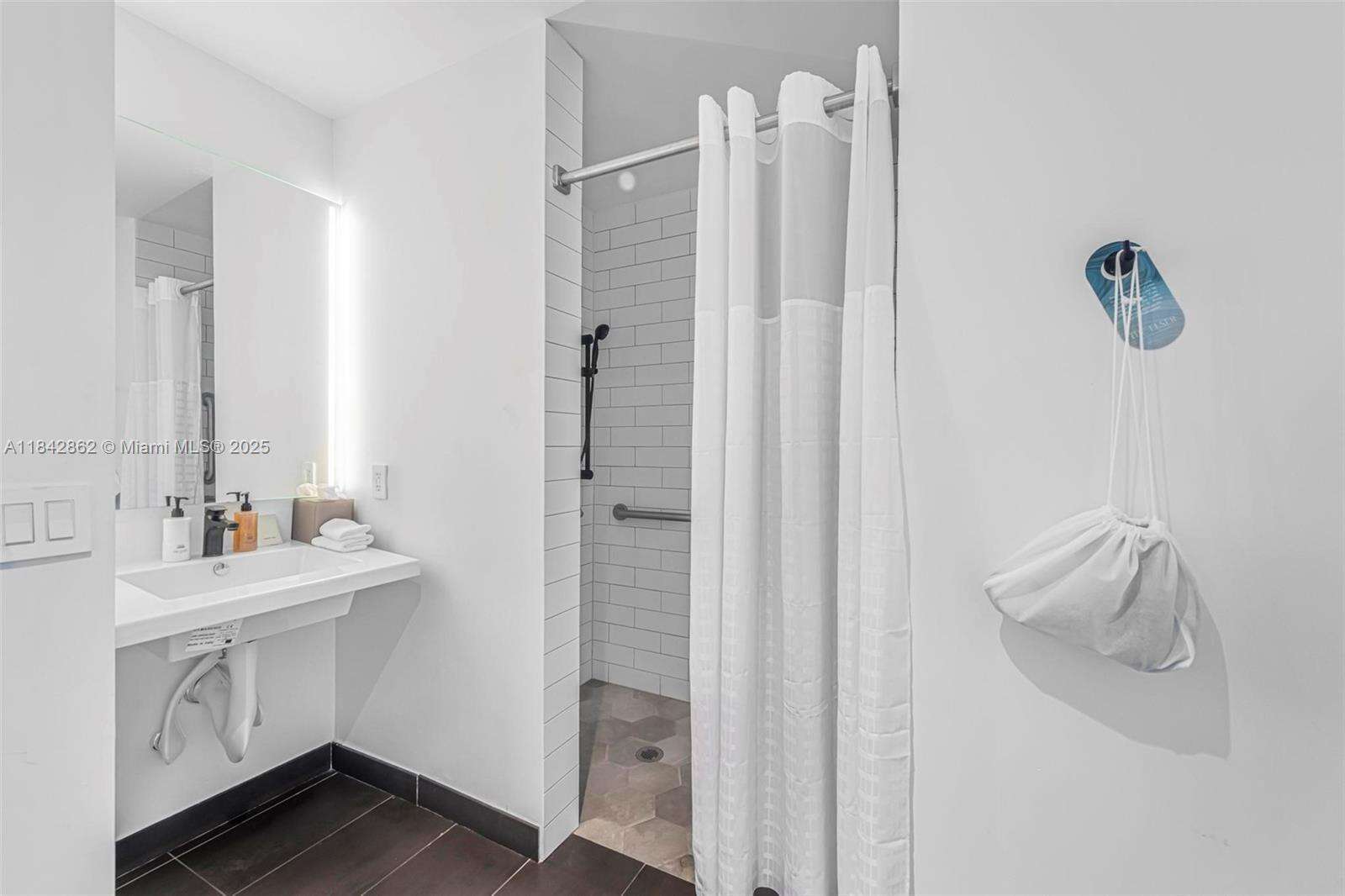 398 NE 5TH STREET - 398 5 St, Miami, FL 33132 | Picture 17