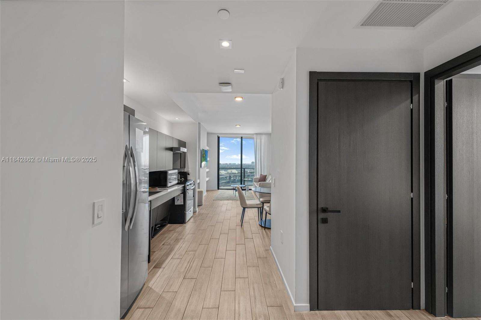 398 NE 5TH STREET - 398 5 St, Miami, FL 33132 | Picture 6