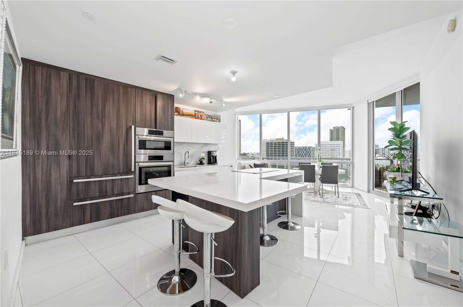 Paramount Miami Worldcenter at 851 1st Ave, Miami, FL 33132 - For Sale photo 1