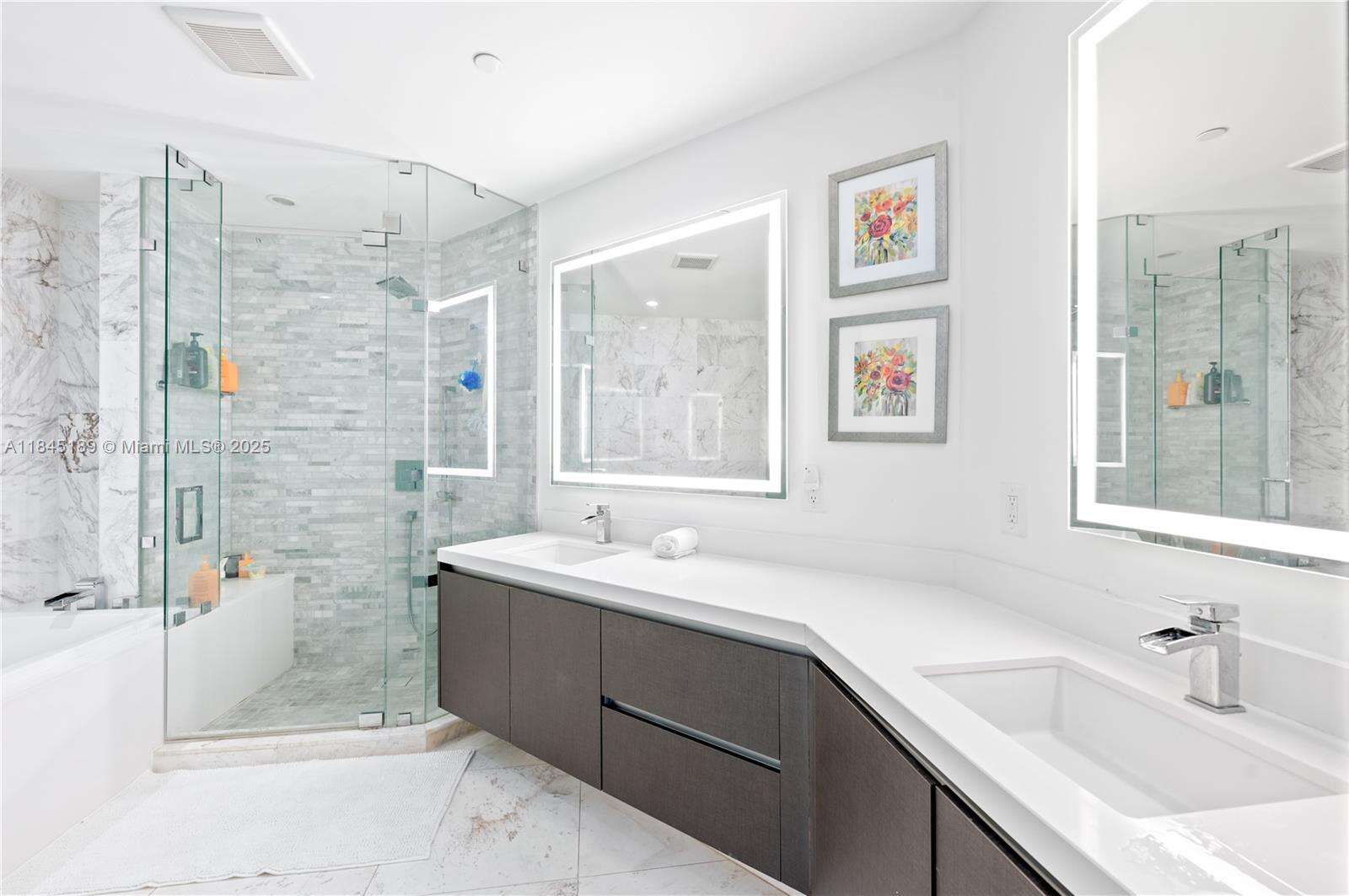 Paramount Miami Worldcenter at 851 1st Ave, Miami, FL 33132 - For Sale photo 12